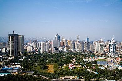 《Swords & Slippers》新视频 公主穿比基尼泳装